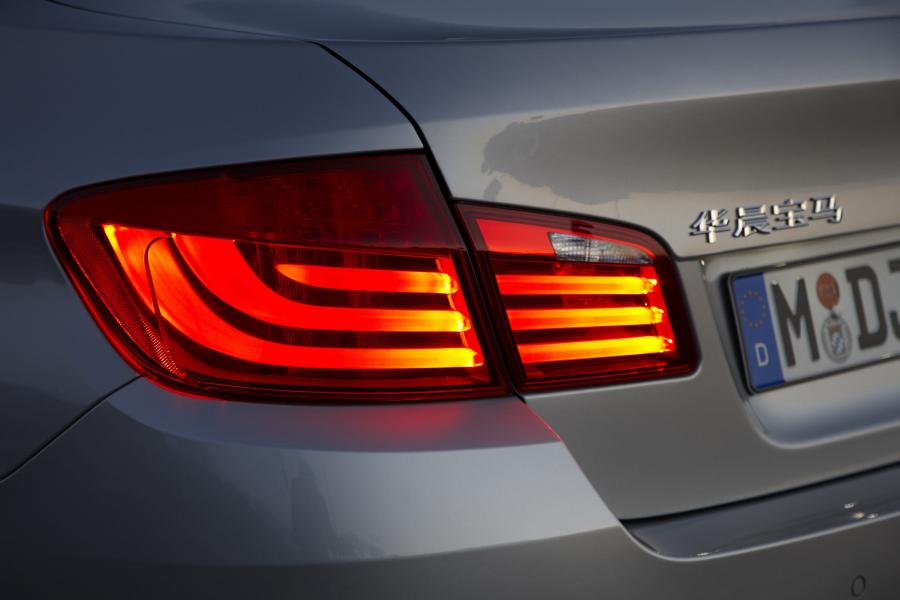 BMW 5-Series Long-Wheelbase 2010 года  (CN) (фото 36 из 77)